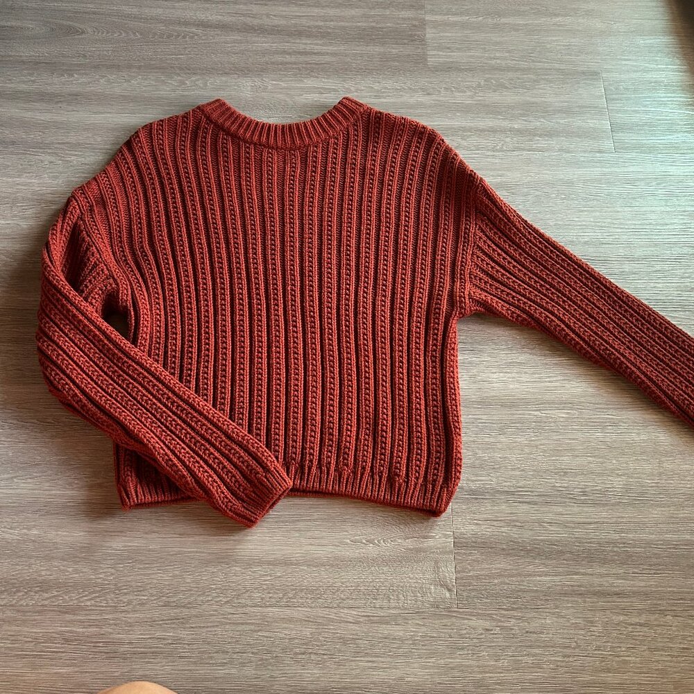 Universal Threads Sweater
